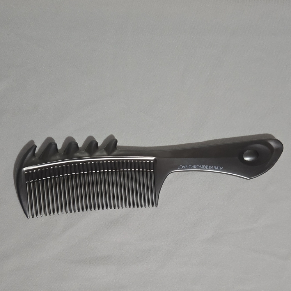 Love Ghrome Ergonomic Black Grooming Tool with Dual-Section Teeth